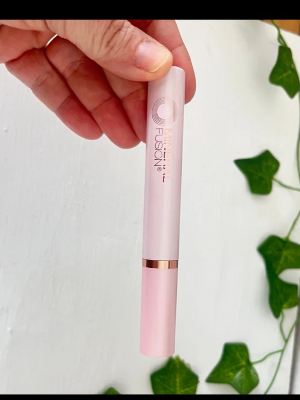 ✨MAKE OFFER✨ 3/$25 Mineral Fusion So Lifted Defined Curl Mascara